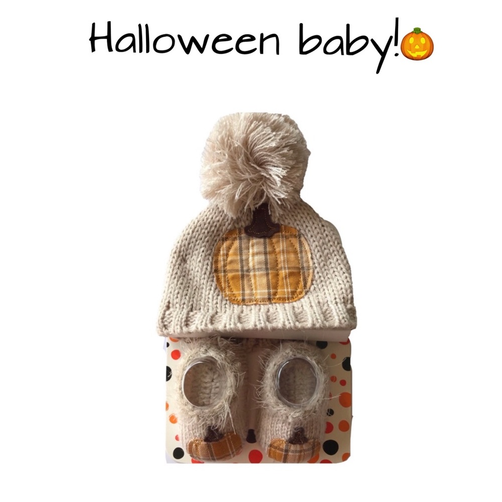 HALLOWEEN 🎃 NEWBORN HAT & BOOTIES - Picture 1 of 4